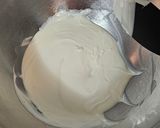 Foto del paso 16 de la receta: Memory Cake de Vainilla, Dulce de Leche y Buttercream de Chocolate Blanco (Torta de cumpleaños)