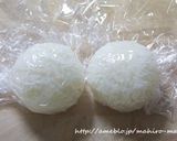 A picture of step 1 of Charaben Soccer Ball Rice Balls.