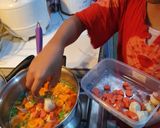 Foto langkah ke 4 dari resep 20. Sup Ayam Jamur Kristal.