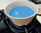 Foto langkah ke 4 dari resep Puding Susu Bunga Telang.