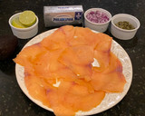 Foto del paso 1 de la receta: Bagel con salmón y aguacate