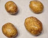 Foto langkah ke 1 dari resep Baked potato, smoked beef and cheese.