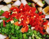 Hình bước làm 2 của món Trứng ngâm tương (Mayak eggs)