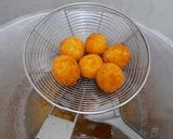 Foto langkah ke 7 dari resep Bola-Bola Kentang Keju (Potato Cheese Balls).