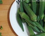 A picture of step 1 of Restaurant Style Bhindi Do Payza.