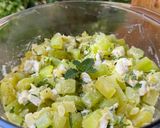 Une image de l'étape 4 de Salade froide de courgettes au fromage de chèvre et à la menthe.