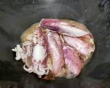 Foto langkah ke 2 dari resep Cumi goreng asem.