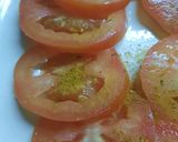 Foto del paso 2 de la receta: Tomate con curry, oliva y vinagre de vino torrontes