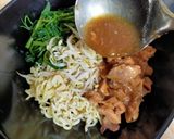 Foto langkah ke 6 dari resep Mie Kangkung ala Mall.