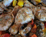 Foto del paso 4 de la receta: Pollo en salsa con ciruelas y champiñones