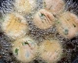 صورة لخطوة 1 من وصفة كريات بطاطا مع سلطة خضر ⁦❤️⁩⁦❤️⁩