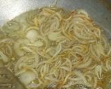 A picture of step 4 of Chicken yakhni pulao.