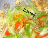 Foto langkah ke 2 dari resep Telur ceplok tumis kecap.