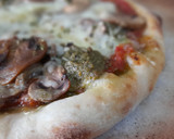 Foto del paso 8 de la receta: Pizza de pesto y champiñones