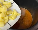 Une image de l'étape 2 de Pâtes avec pommes de terre accompagnées d’une côtelette au barbecue et sa salade.