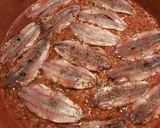 Foto del paso 9 de la receta Cazuela de boqueroncillos, en salsa de tomate, ajo y perejil