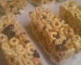 A picture of step 4 of Blueberry Cherrio Cereal Bars.