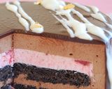 A picture of step 23 of Fluffy Strawberry and Chocolate Cake.