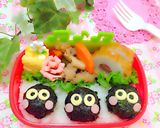 A picture of step 3 of Charaben Makkuro Kurosuke (Soot Sprites).