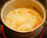 A picture of step 3 of Shrimp, Bamboo Shoots and Napa Cabbage Simmered in Cream.