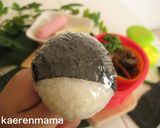 A picture of step 3 of How to Make Baikinman Onigiri.