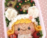 A picture of step 6 of Wreath-Shaped Salad for Christmas Bento.
