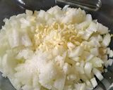 Foto del paso 1 de la receta: Pancitos saborizados de cebolla, queso y salame