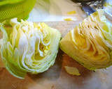 A picture of step 1 of Meltingly Soft Simmered Cabbage.