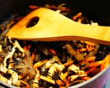 A picture of step 3 of Simmered Hijiki Seaweed with Gochujang.