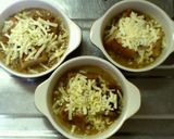 A picture of step 7 of Unique Onion Gratin Soup Made with Sandwich Bread.