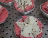 Foto langkah ke 4 dari resep Bolu Kukus Buah Naga.