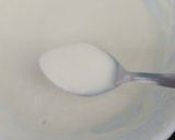 A picture of step 1 of Crispy fried sweet banana dessert.