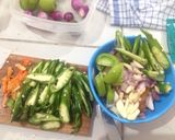 Foto langkah ke 2 dari resep Cabe hijau ikan asin campur pete.