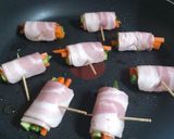 A picture of step 3 of Bacon-wrapped Asparagus.