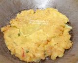 Foto langkah ke 4 dari resep Telur Dadar Gimbal.