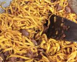 Foto langkah ke 14 dari resep Mie Sanggul Goreng Pedas.