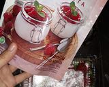 Foto langkah ke 1 dari resep Vanilla Panna Cotta with Strawberry Compote.