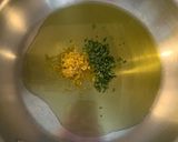 A picture of step 4 of Pasta with shrimp, tarragon and lemon.