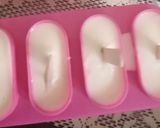 A picture of step 8 of Musk Melon Yogurt Popsicle.
