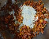 A picture of step 5 of Onion and tomatoes paratha.