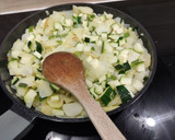 Foto del paso 3 de la receta: Tortilla de patatas, pimiento y calabacín