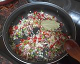 Foto del paso 9 de la receta Chuletas de cerdo adobadas con puré de papas, guisantes y salsa