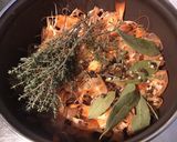 Une image de l'étape 2 de Bouillon de crevettes sauvages aux herbes aromatiques du jardin.