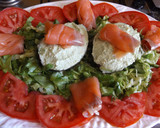 Foto del paso 2 de la receta: Ensalada de aguacate con salmón y palmitos