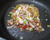 Foto del paso 3 de la receta: Arroz con secreto ibérico marinado y queso azul