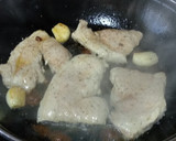 Foto del paso 2 de la receta: Filetes de cerdo en salsa