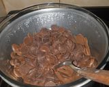 Foto del paso 2 de la receta: Medios huevos de Pascua rellenos