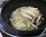 Foto del paso 2 de la receta: Papas Fritas con Salsa de queso a la Sartén de hierro 🇨🇱