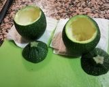 Foto del paso 1 de la receta: Calabacín relleno de verduras con pavo