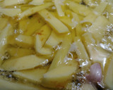 Foto del paso 4 de la receta: Llom adobat amb ceba i amb salsa vi blanc. Lomo adobado en salsa de vino blanco